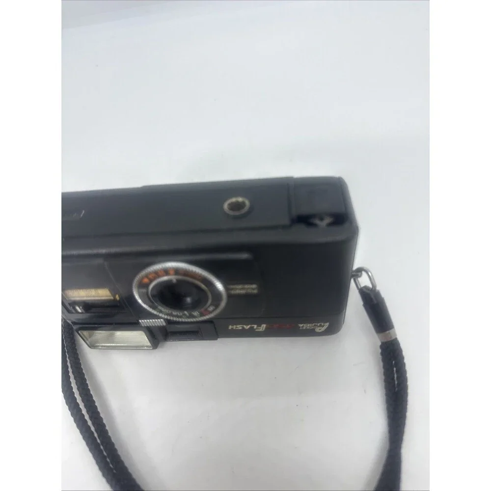 Fuji Pocket Fujica 350 Flash Black Point & Shoot 110 Film Camera w/ strap